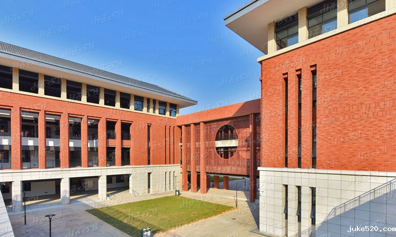 开学季，九方助力一波校园上新
